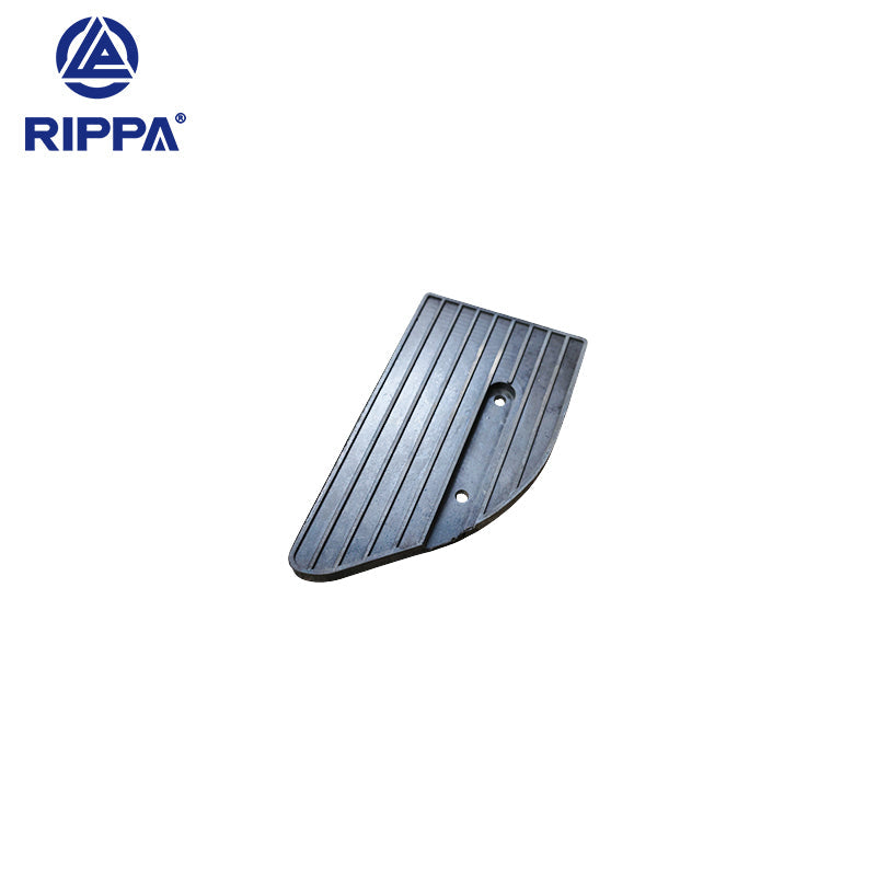 Excavator R32-3 Kubota/R32-3 Kubota Lower Right Skirt Guard Rubber Pad[LP0113040050]